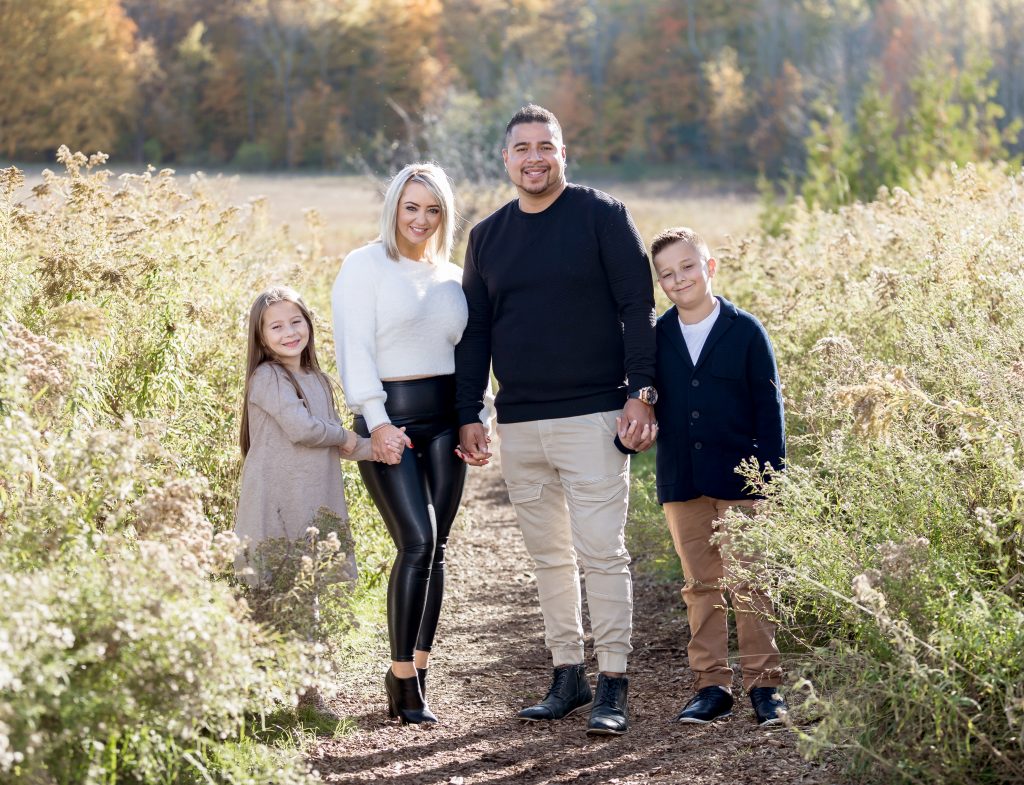 Alliston Ontario Family in field for family portrait